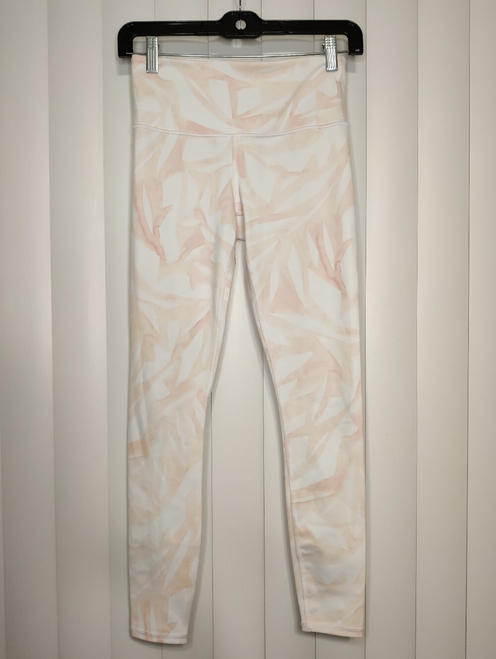 Athleta High Rise Swirl Chaturanga 7/8 Tight Leggings